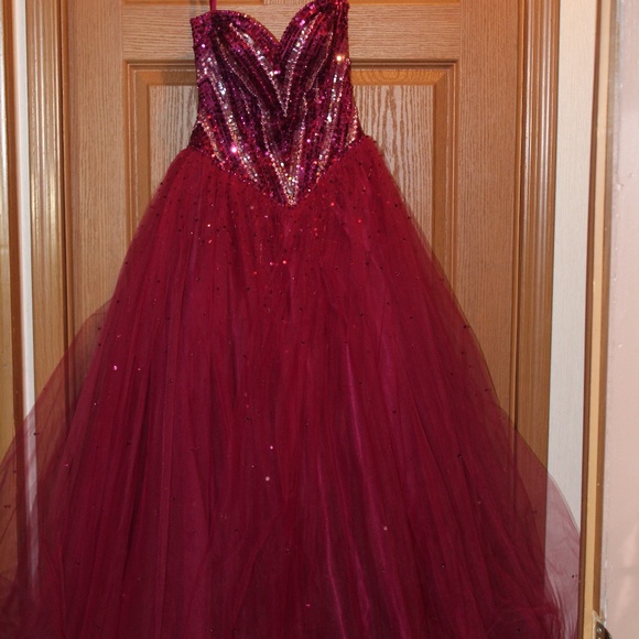 💲Sale💲❤️EXCLUSIVE BY MORI LEE BALLROOM GOWN❤️HP - Picture 3 of 8